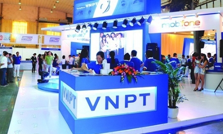 Trong năm 2016, VNPT đã nhận được giấy chứng nhận đăng ký đầu tư ra nước ngoài. Hiện tập đoàn đang xúc tiến thành lập liên doanh thiết lập mạng viễn thông tại Myanmar.