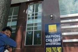 Khảo sát của Savills cho thấy, hầu hết các chủ tòa nhà văn phòng đều giảm giá thuê khi nguồn cung tiếp tục tăng.
