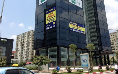 Theo quy định của Luật Kinh doanh bất động sản 2006 hiện đang có 
hiệu lực, các nhà đầu tư nước ngoài chỉ được đầu tư dự án mới tại Việt 
Nam để bán hoặc cho thuê. Luật cũng nghiêm cấm hành các hành vi thuê bất
 động sản tại Việt Nam để cho thuê lại, đặc biệt là hoạt động mua, sở 
hữu văn phòng làm việc để cho thuê lại trên thị trường.