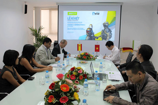 Lễ ký kết hợp tác giữa VTC Online và Nvia.  Ngoài việc trả tiền bản quyền, Nvia có trách nhiệm chia sẻ doanh thu với VTC Online. 