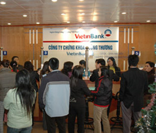 Giao dịch tại một chi nhánh của VietinbankSc.