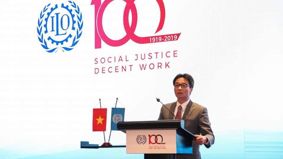 Phó Thủ tướng Chính phủ Vũ Đức Đam phát biểu tại lễ kỷ niệm 100 năm thành lập Tổ chức Lao động quốc tế sáng 27/8. Ảnh - Mạnh Dũng. 