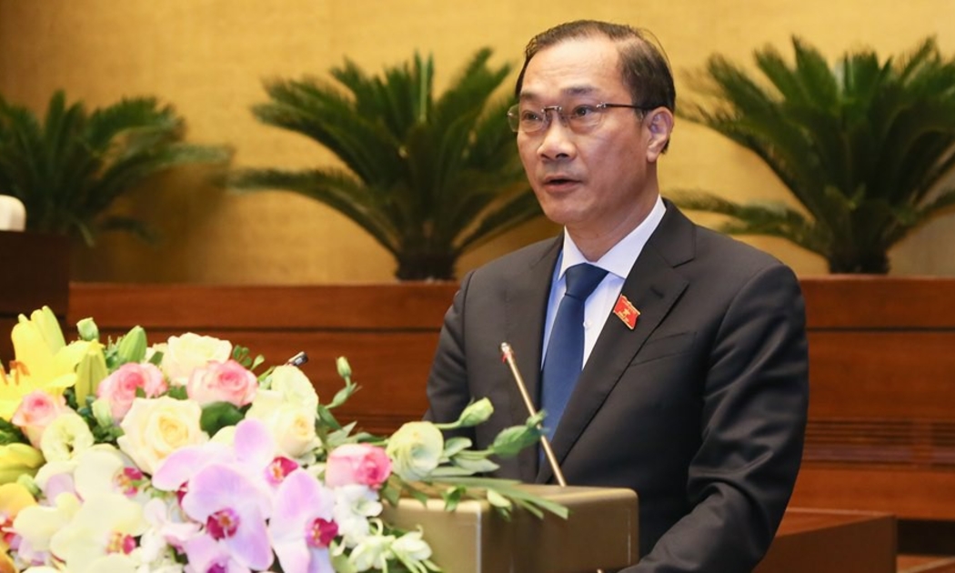 Chủ nhiệm Uỷ ban Kinh tế Vũ Hồng Thanh trình bày báo cáo thẩm tra - Ảnh: Quang Phúc.