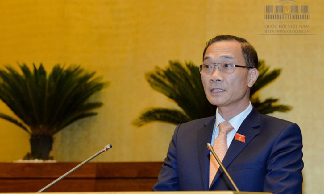 Chủ nhiệm Uỷ ban Kinh tế Vũ Hồng Thanh trình bày báo cáo tiếp thu, giải trình.