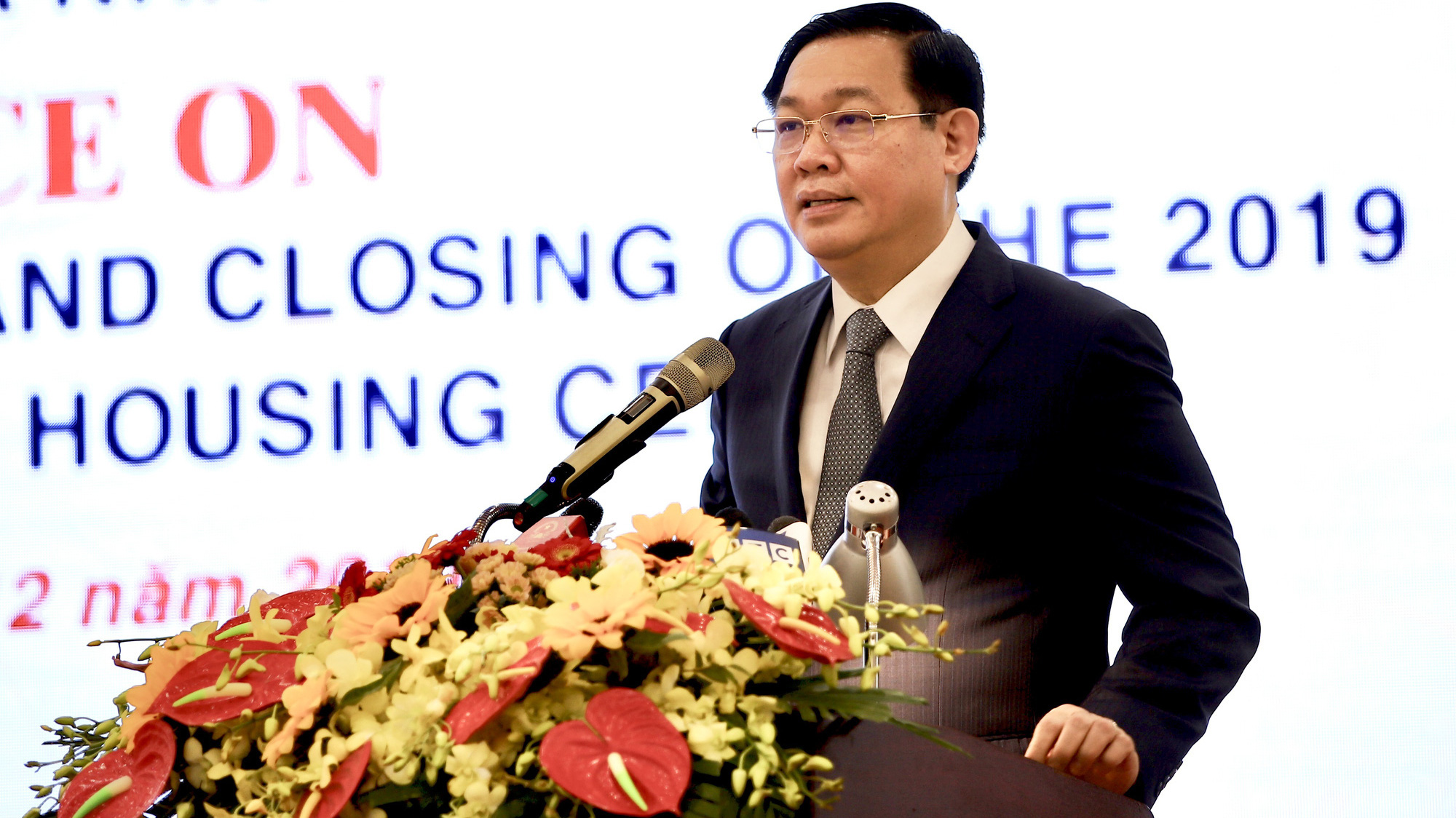 Phó thủ tướng Vương Đình Huệ phát biểu tại hội nghị.