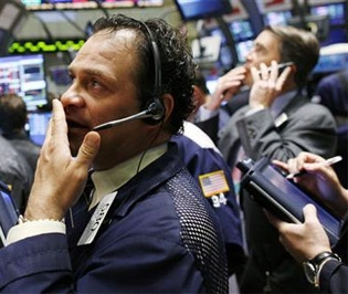 Chứng khoán Mỹ đã tăng điểm phiên cuối tuần sau khi nhiều công ty công bố kết quả kinh doanh vượt mong đợi của giới phân tích - Ảnh: Reuters.