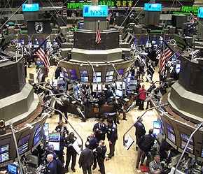 Xét theo các quan hệ thương mại, thị trường chứng khoán Mỹ có ảnh hưởng nhất định đến Việt Nam.