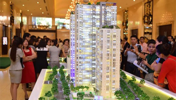 Đối tượng cư dân chính của khu Tây thường là người mới khởi nghiệp, giới
 viên chức, các cặp vợ chồng trẻ… Đây chính là nguồn tiêu thụ dồi dào 
của phân khúc căn hộ bình dân.