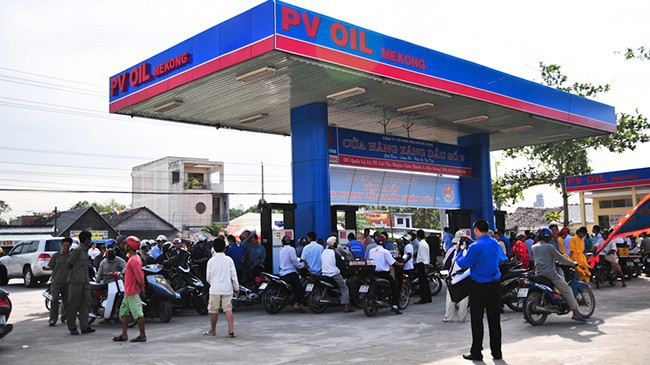 Giá xăng giảm nhẹ