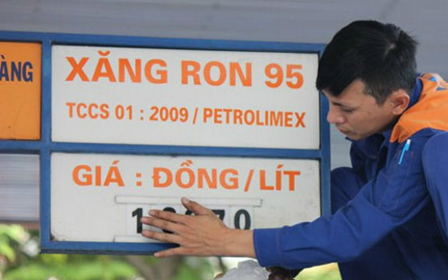 Xăng RON 95 kém chất lượng của Petrolimex khu vực 2 đã khiến hàng loạt xe chết máy trong thời gian qua.<br>