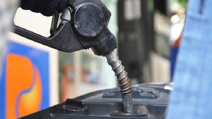 Mức giá xăng dầu nhập khẩu trung bình 11 tháng năm 2018 cũng tăng 25,4% so với năm ngoái, lên mức 676,8 USD/tấn.