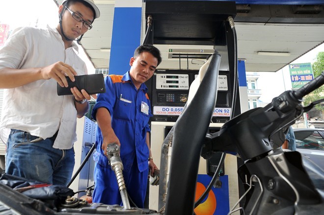 Petrolimex đề xuất thay đổi cách tính khiến thuế môi trường với xăng sinh học có thể tăng lên đáng kể so với dự thảo của Bộ Tài chính