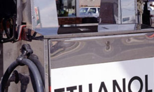 Đình chỉ bán xăng pha ethanol vì “chưa có quy chuẩn”