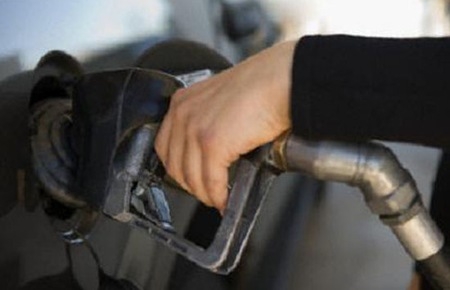 Mức trích quỹ bình ổn giá với mặt hàng xăng, dầu vẫn là 300 đồng/lít, kg như quy định hiện nay.