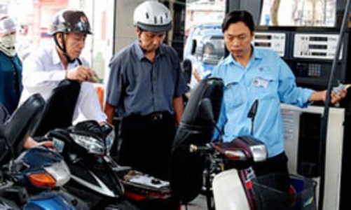 Bộ Tài chính: Chưa thể giảm giá xăng, dầu