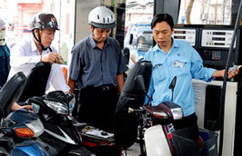 Trong lĩnh vực xăng dầu, Petrolimex đang giữ vai trò lớn trên thị trường xăng dầu nội địa.