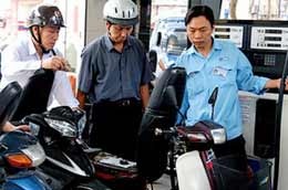 Giá mới của xăng A92 là 15.990 đồng/lít.