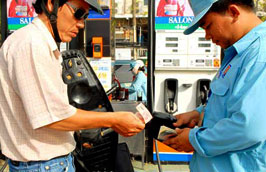 Giá bán lẻ xăng dầu trong nước vẫn giữ nguyên sau lần tăng vào ngày 29/3.