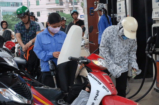 Yêu cầu báo cáo Thủ tướng chất lượng xăng dầu