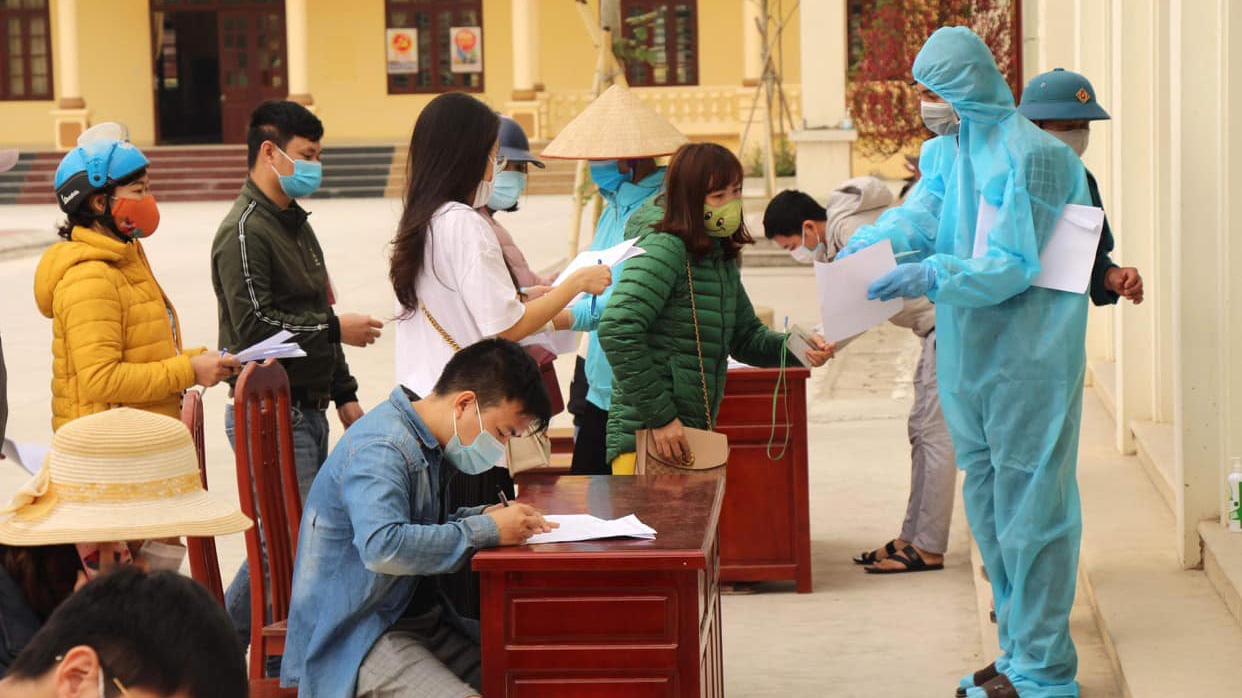 Doanh nghiệp tại Cẩm Giàng phải xét nghiệm cho công nhân, kết quả âm tính mới được hoạt động. Ảnh - Bộ Y tế. 