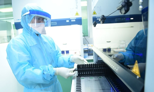 Tp.HCM lấy mẫu xét nghiệm hơn 2.200 người liên quan bệnh nhân Covid-19 