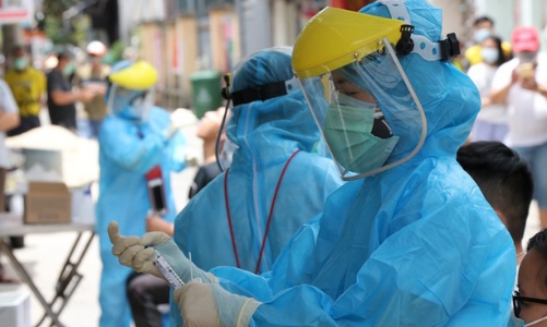 Hà Nội xét nghiệm 4.000 người thuộc nhóm nguy cơ cao nhiễm SARS-CoV-2
