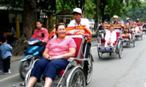 Công ty du lịch “không bị động” với du khách tới Hà Nội
