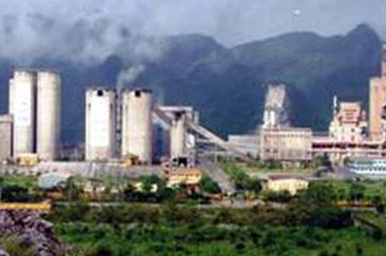 Nhiều nhà máy xi măng đang khó khăn vì không đủ than cho sản xuất.