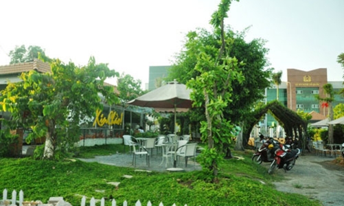 Yêu cầu đình chỉ cán bộ, xin lỗi chủ quán Xin Chào