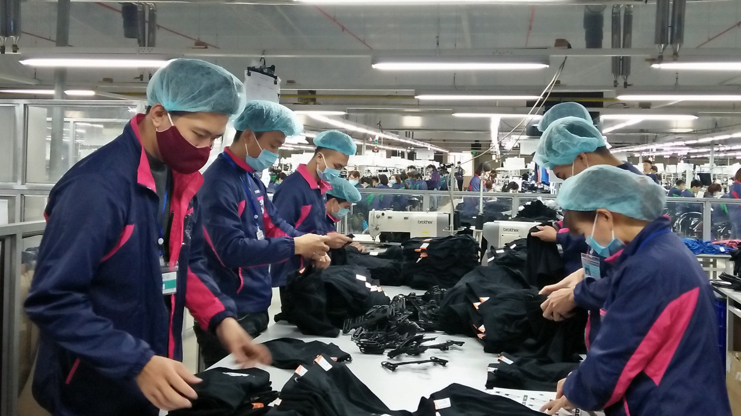 Lao động đi làm việc ở nước ngoài trong 5 tháng đầu năm 2019 tăng so với cùng kỳ năm ngoái. Ảnh: Nhật Dương. 