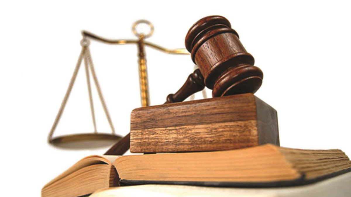 Ủy ban Chứng khoán Nhà nước ra quyết đinh xử phạt vi phạm trong lĩnh vực chứng khoán.