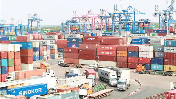 VCCI cũng đề xuất loại bỏ nghĩa vụ kê khai nộp thuế xuất khẩu cho phần nguyên liệu đầu vào khi xuất khẩu hàng hoá đã qua gia công chế biến.