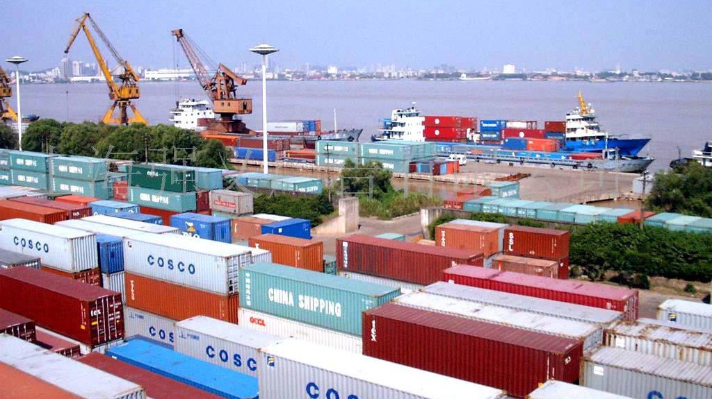 Điện thoại và linh kiện vẫn là mặt hàng mà Việt Nam xuất khẩu nhiều nhất trong 10 tháng qua, với kim ngạch đạt 41,44 tỷ USD.