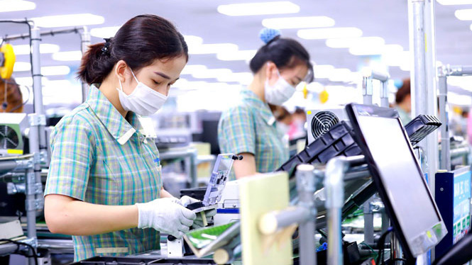 Khối doanh nghiệp tư nhân trong nước vẫn ở vị thế nhập siêu, trong khi khối FDI xuất siêu rất mạnh