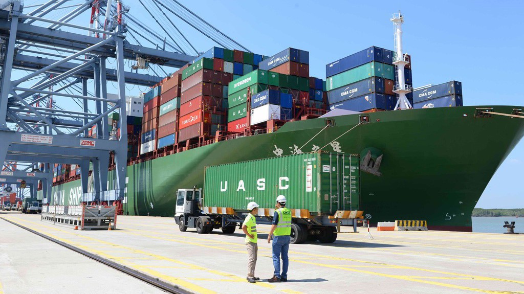 Tổng cục Hải quan ghi nhận tổng trị giá xuất nhập khẩu hàng hóa của Việt Nam từ đầu năm đến ngày 13/06/2018 cán mốc 200 tỷ USD.