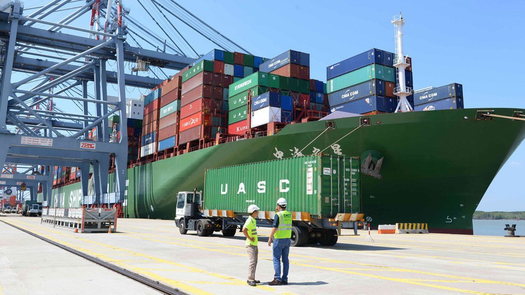 Mặc dù xuất khẩu của doanh nghiệp FDI giảm mạnh trong nửa đầu tháng 4 nhưng cán cân thương mại hàng hóa của khối này vẫn đạt thặng dư 880 triệu USD. 