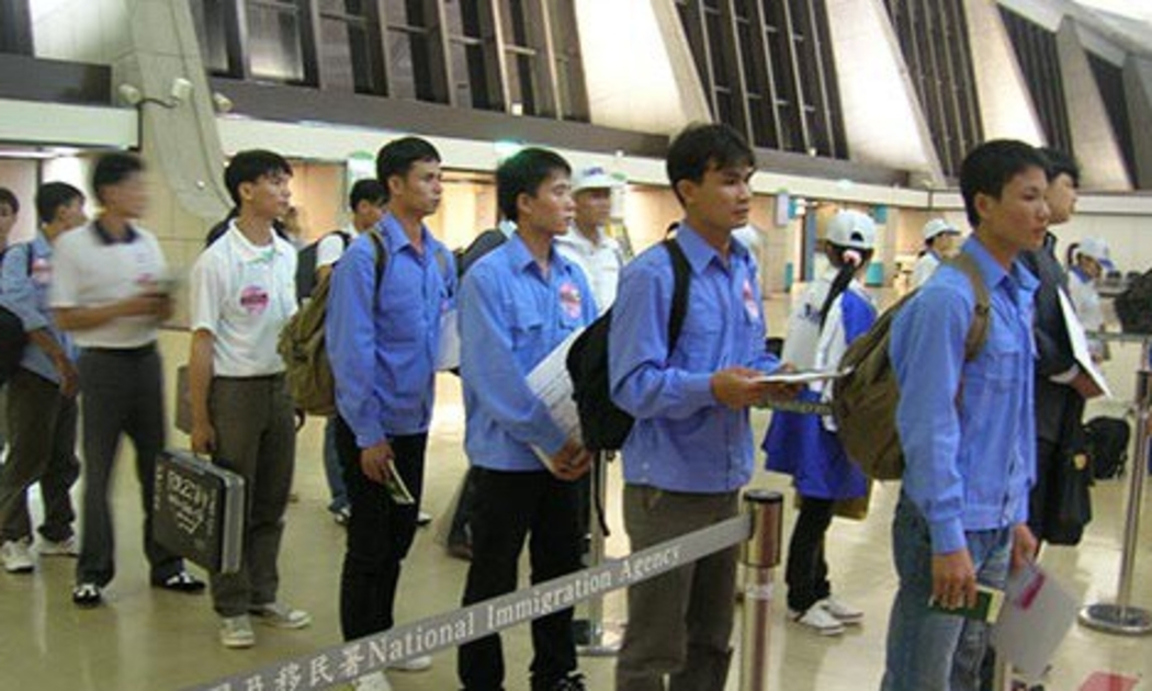 Lao động Việt Nam có xu hướng lựa chọn sang làm việc ở những thị trường có thu nhập cao và ổn định hơn. Ảnh minh họa.