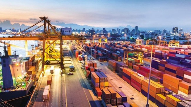 Cán cân thương mại hàng hóa tính chung quý 1/2018 xuất siêu 1,3 tỷ USD. 