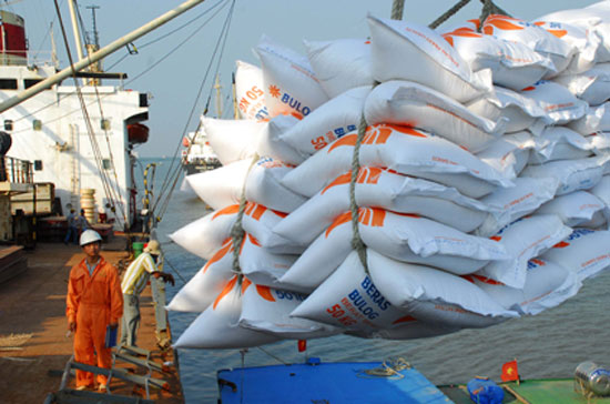 Tính đến hết tháng 2/2012, Việt Nam xuất khẩu khoảng 756 nghìn tấn gạo, kim ngạch đạt 473 triệu USD.