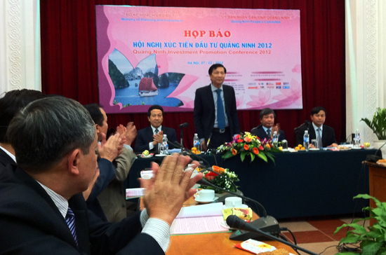 Buổi họp báo giới thiệu về hội nghị xúc tiến đầu tư vào Quảng Ninh năm 2012.