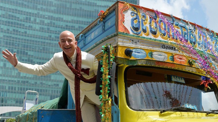 Tỷ phú Jeff Bezos - Ảnh: Shutterstock.