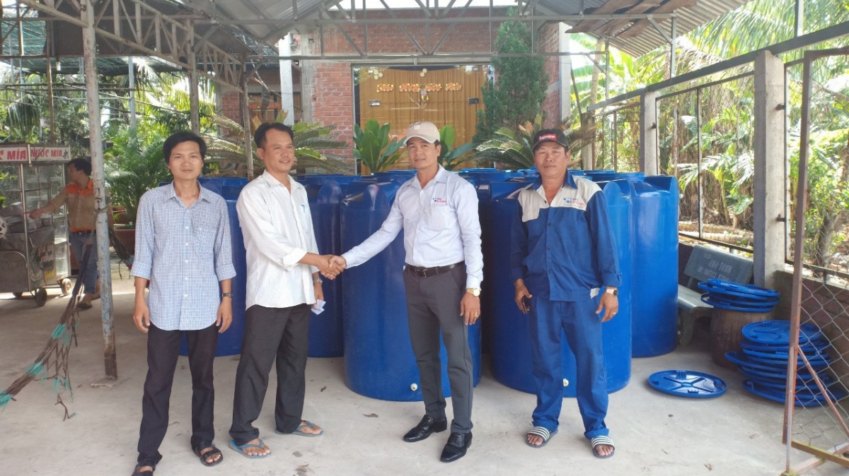 Tập đoàn Tân Á Đại Thành hy vọng chương trình lần này sẽ giúp bà con huyện Châu Thành có thêm dụng cụ chứa nước sạch để cải thiện tình hình nguồn nước, mang lại sự đảm bảo cho sức khỏe gia đình.