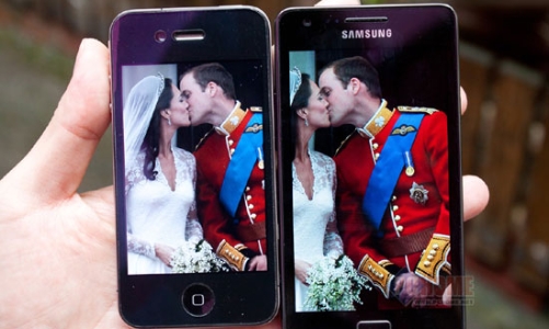 Phó chủ tịch Apple “sốc” khi thấy Samsung Galaxy S