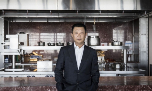 Tỷ phú lẩu Trung Quốc thành người giàu nhất Singapore