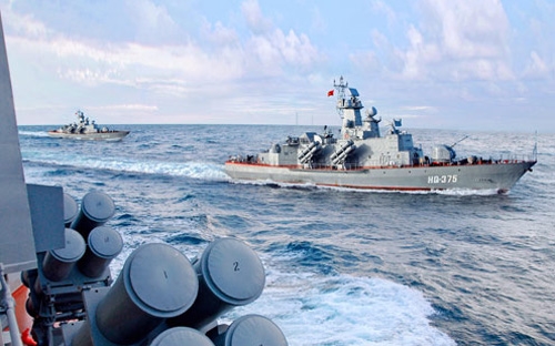 Một biên đội tàu hải quân Việt Nam.<br>