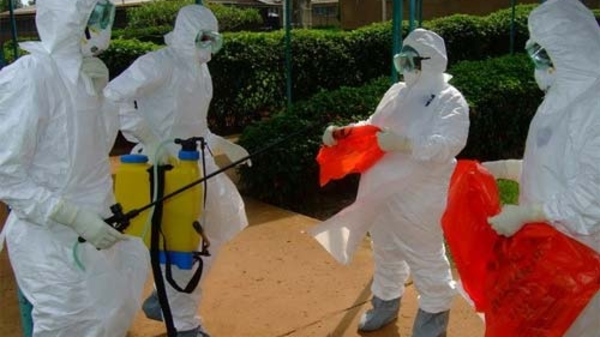 Thủ tướng họp khẩn với các bộ về dịch Ebola