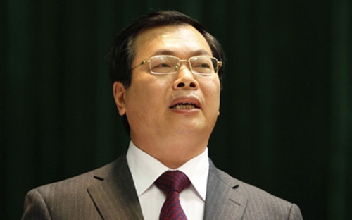 Không ít vấn đề thuộc trách nhiệm của Bộ trưởng Bộ Công Thương Vũ Huy Hoàng từng là tâm điểm 
cho các tranh luận căng thẳng từ Quốc hội khóa trước, nay vẫn còn nóng 
rừng rực tại nghị trường các phiên thảo luận ở các kỳ họp gần đây.