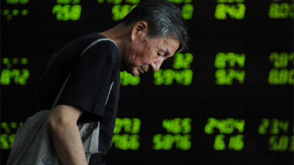 Kinh tế Trung Quốc xiêu theo chứng khoán