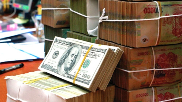 Bloomberg: Tỷ giá USD/VND có thể còn điều chỉnh