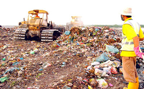 Công nghệ Plasma được đánh giá cao ở những ưu điểm vượt trội trong xử lý chất thải (xử lý triệt để tất cả các loại chất thải, trừ phóng xạ); công suất nhà máy cao, suất sử dụng đất thấp; thu hồi và tái tạo được năng lượng, vật liệu… - Ảnh: NLĐ.<br>